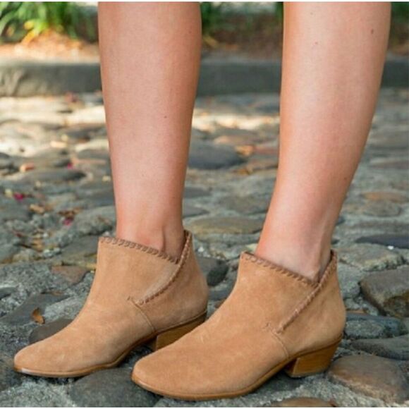 Jack Rodgers Sadie Tan Suede Ankle Booties Size 7.5 - Picture 1 of 8